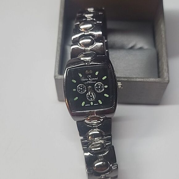 Charles Raymond Ladies Watch Two Tone Bracelet Black Dial V1251L *FOR PARTS* - Picture 2 of 5